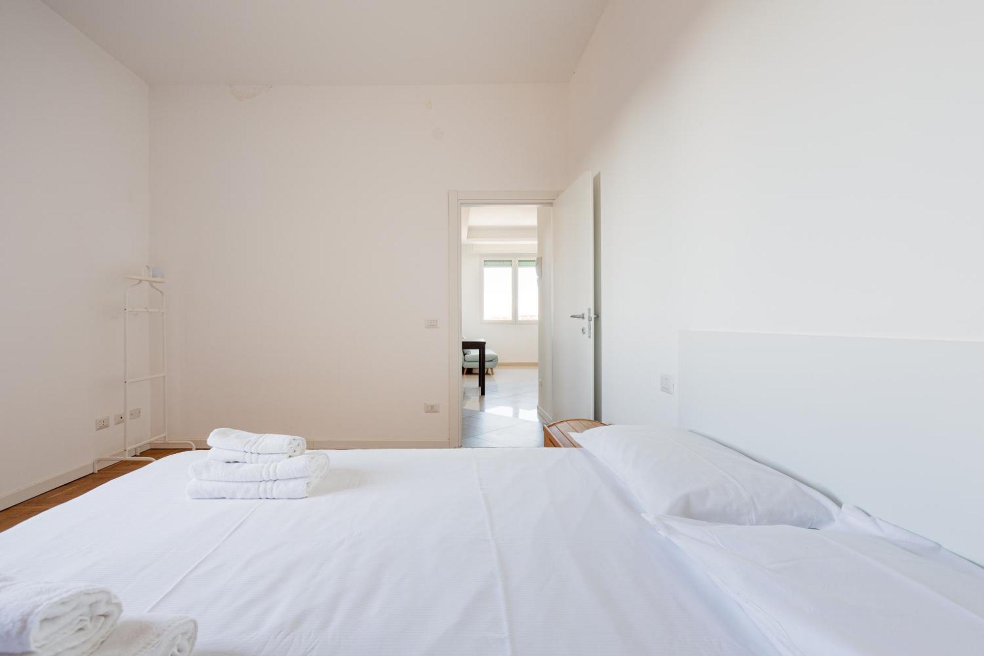 Elegant Milan Apartment In Restocco Area Exterior photo
